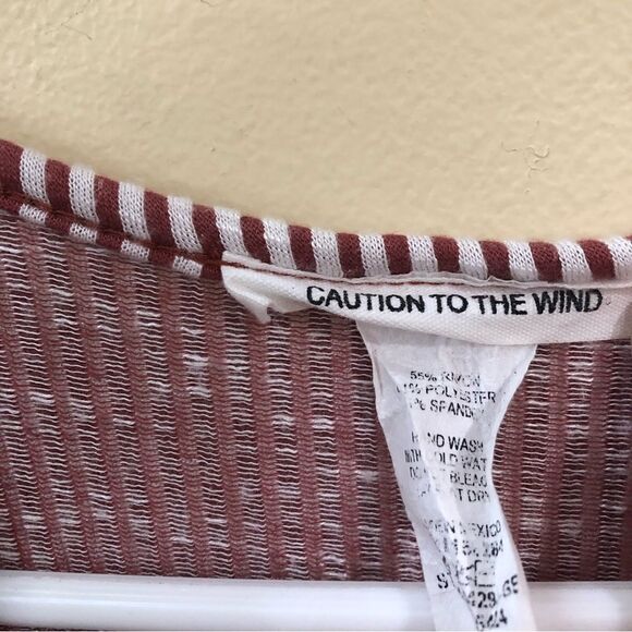 Caution to the Wind Top - Picture 2 of 4